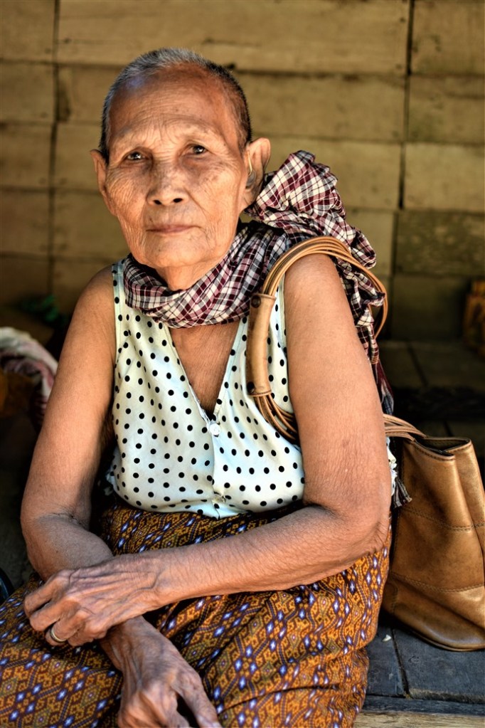 vieille dame cambodge